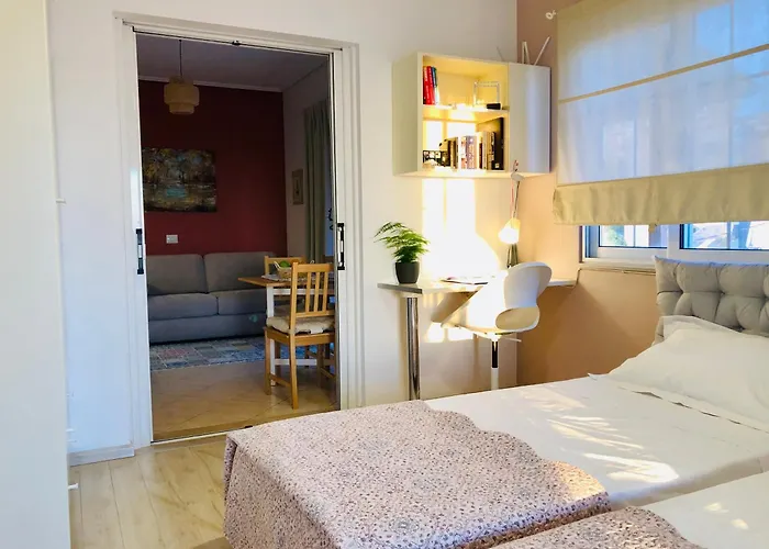 Daire Marin's Saranda